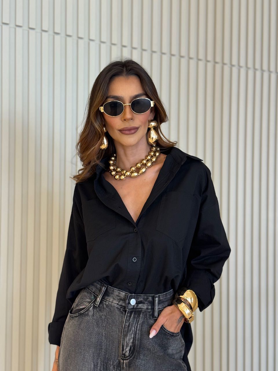 CAMISA SAMIRA OVER PRETA - 0074500033 - CAROLLA FERRARO