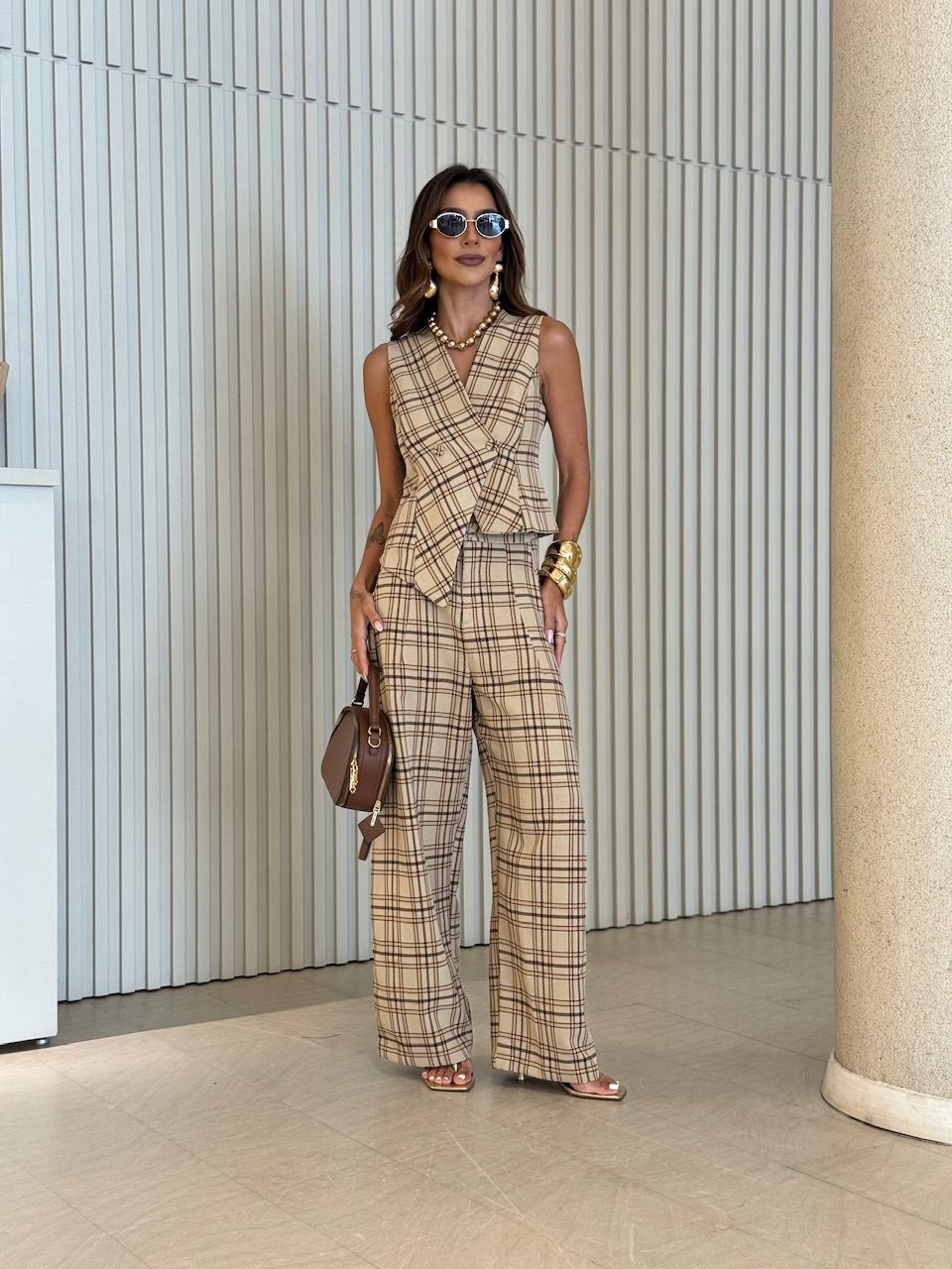 COLETE MAÍRA XADREZ NUDE