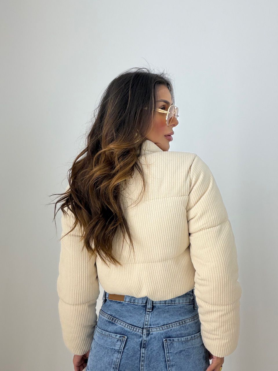 PUFFER LINETE CANELADA AREIA