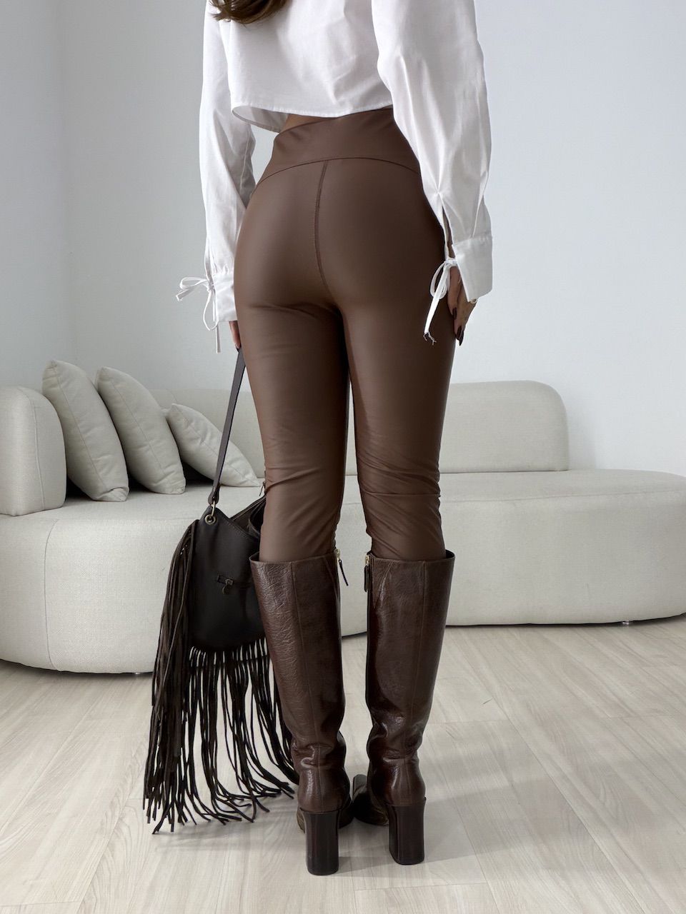CALÇA TATIANA PU MARROM
