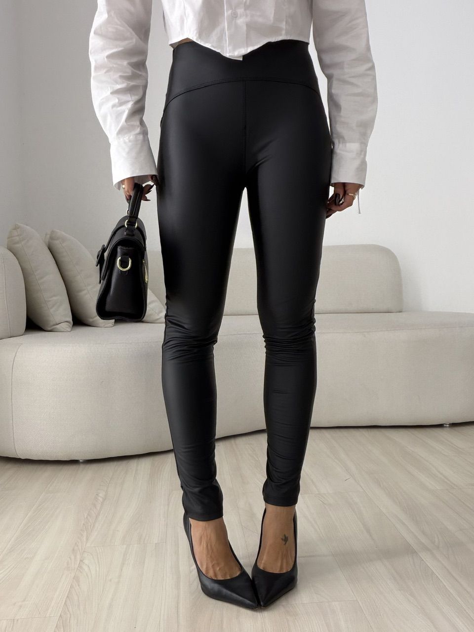 CALÇA TATIANA PU PRETA - 0078700033 - CAROLLA FERRARO