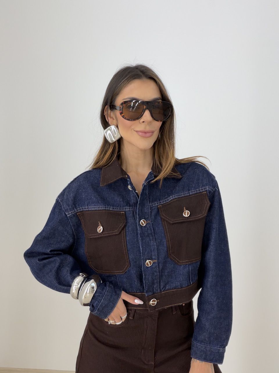 JAQUETA BIA BOLSOS JEANS ESCURO