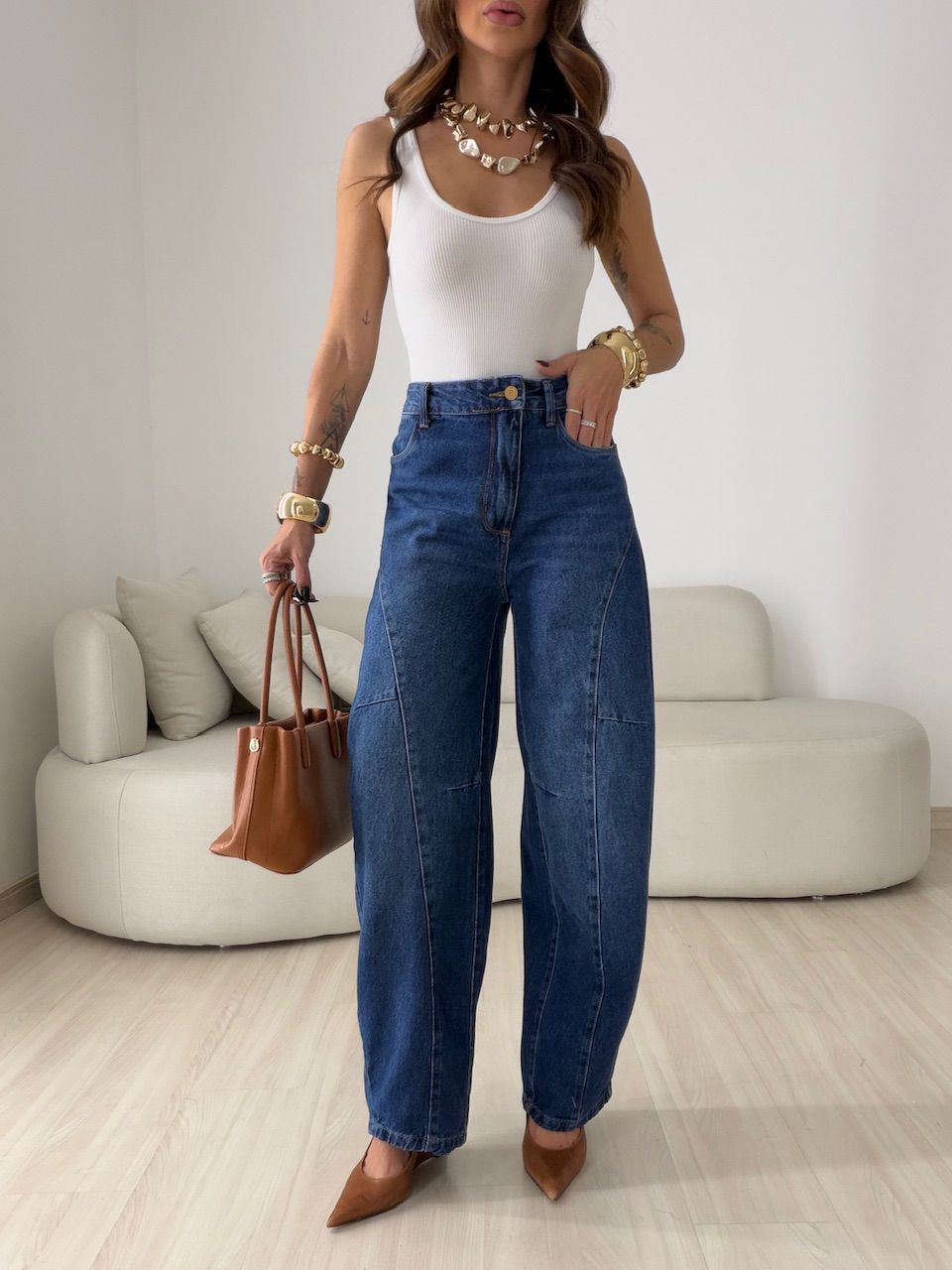 CALÇA TAMARA BALLOON RECORTES JEANS ESCURO - 00803... - CAROLLA FERRARO