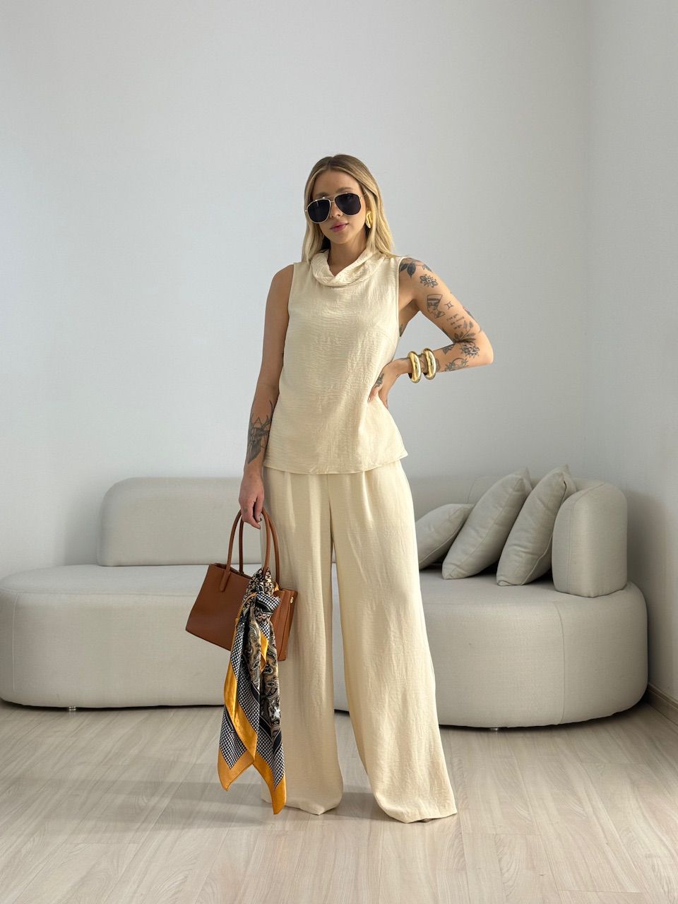 CONJUNTO VALEN CINTO FLOR AREIA - 0070050110 - CAROLLA FERRARO