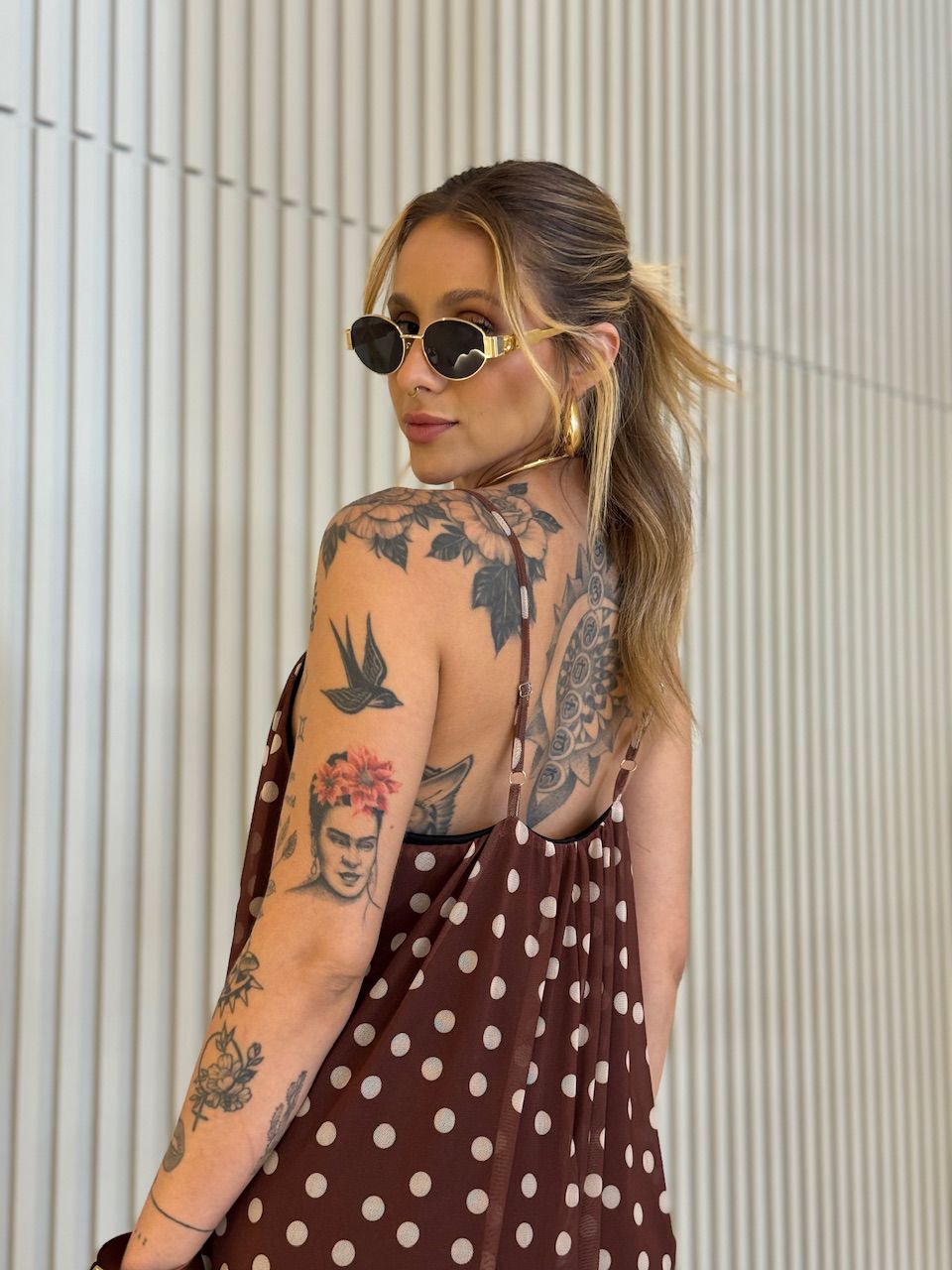 MACACÃO PENÉLOPE TULE POÁ MARROM