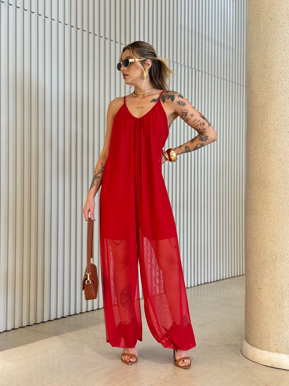 MACACÃO PENÉLOPE TULE VERMELHO.