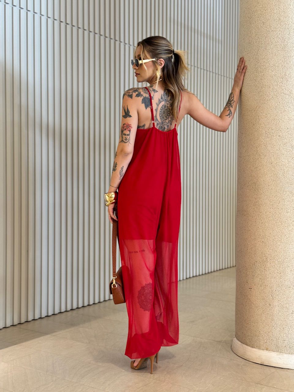 MACACÃO PENÉLOPE TULE VERMELHO.