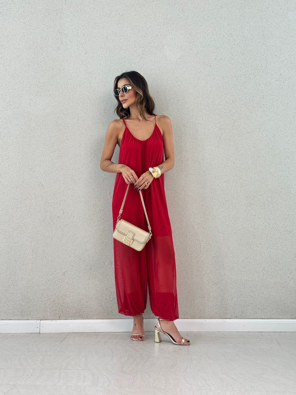 MACACÃO PENÉLOPE TULE VERMELHO.