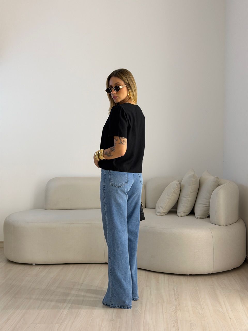 BLUSA MARIA FERNANDA MANGA CURTA PRETO