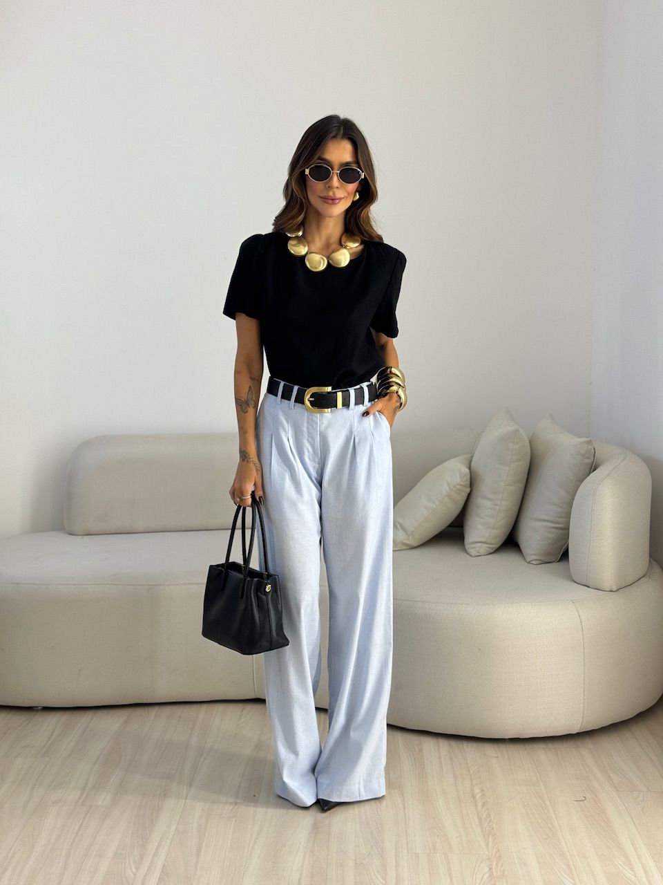 BLUSA MARIA FERNANDA MANGA CURTA PRETO