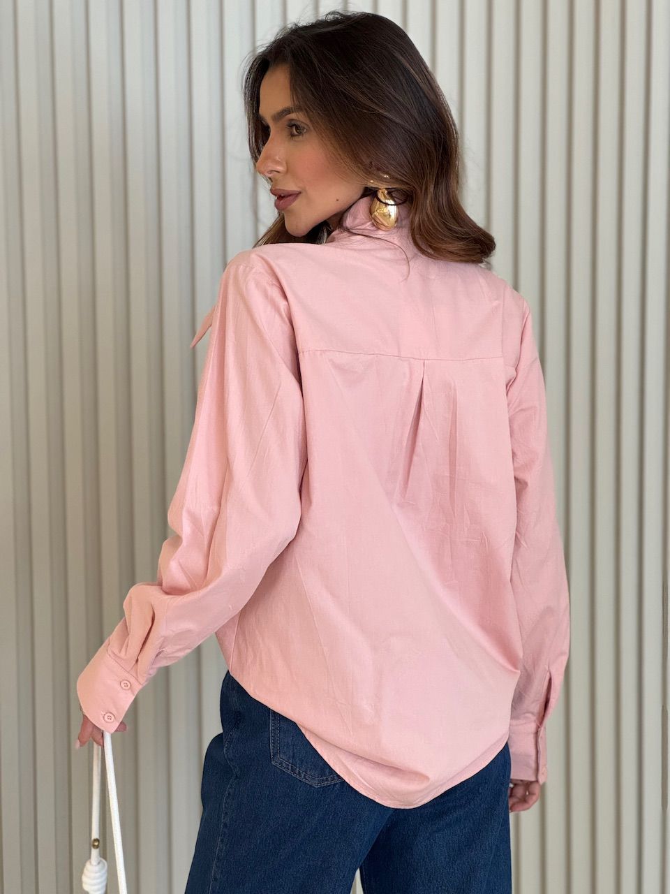 CAMISA BRUNA AMARRAÇÃO ROSA