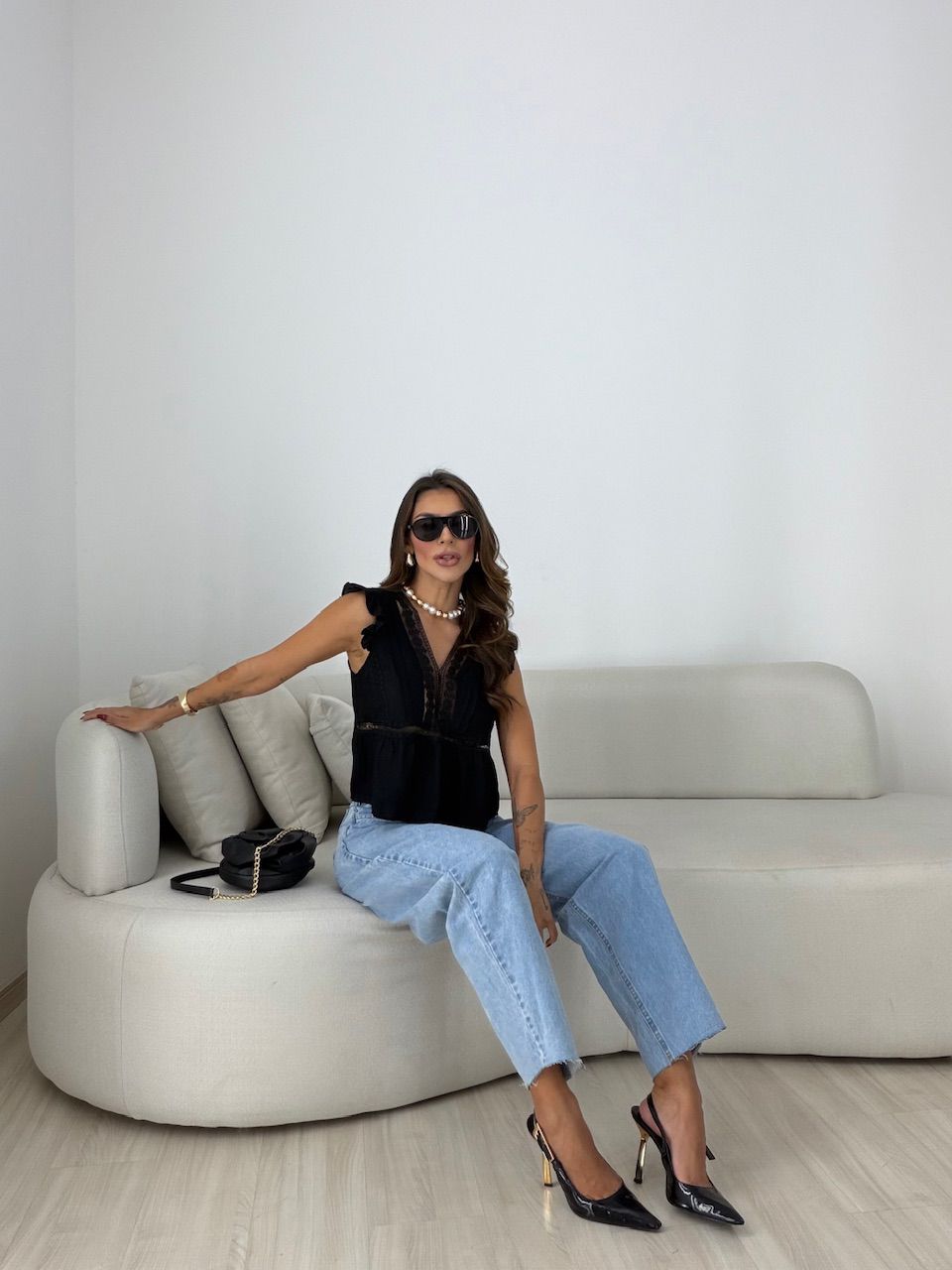 BLUSA CATARINA RENDA PRETA