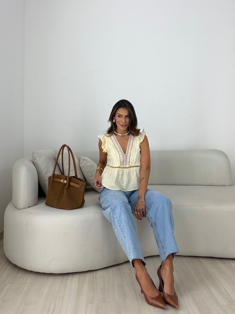 BLUSA CATARINA RENDA YELLOW BUTTER