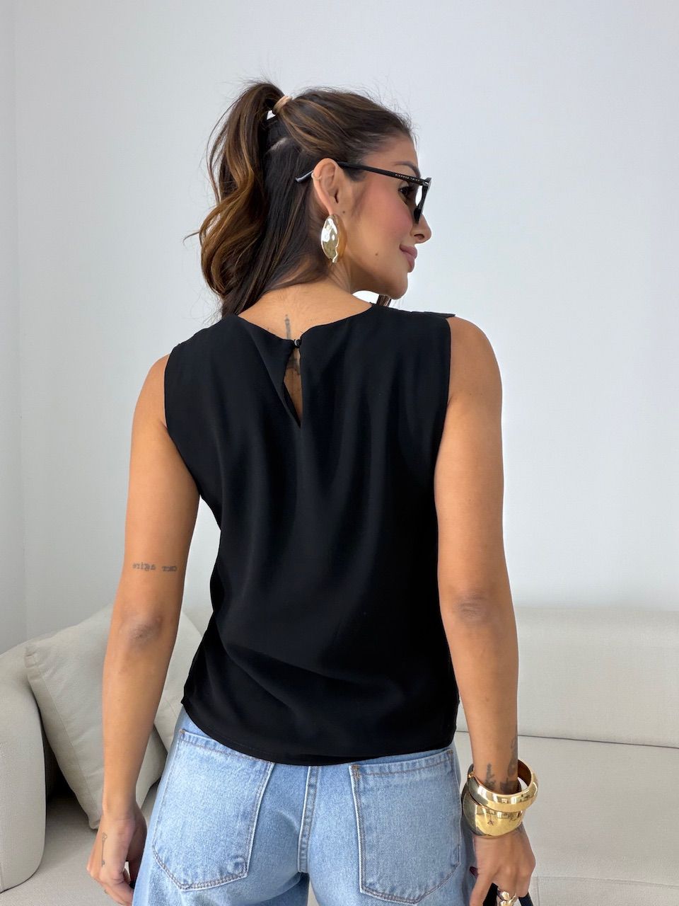 BLUSA JOICE CAVADA PRETA
