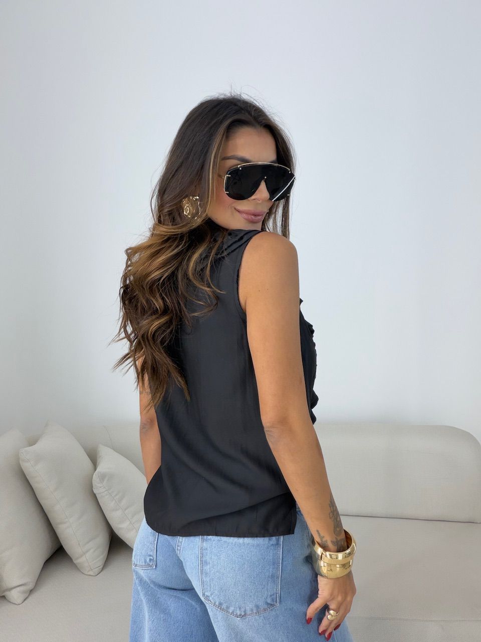 BLUSA VALENTINA BABADO PRETA