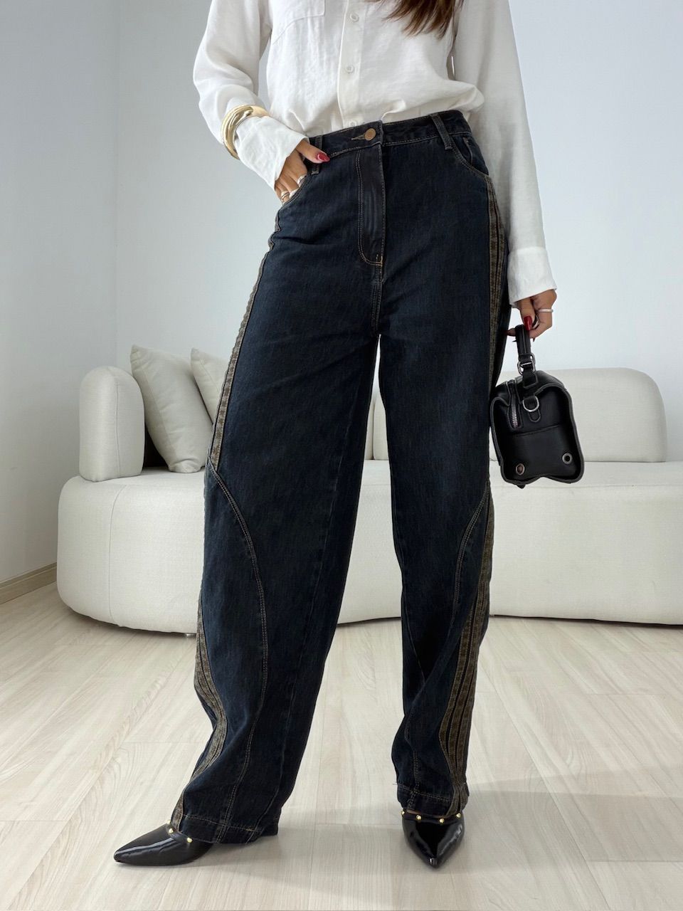 CALÇA SABRINA LISTRAS BALLOON JEANS ESCURO - 00780... - CAROLLA FERRARO