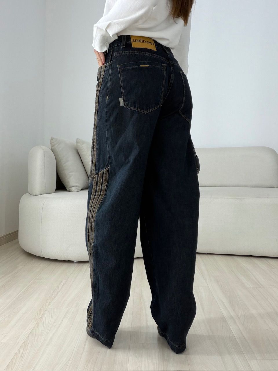 CALÇA SABRINA LISTRAS BALLOON JEANS ESCURO