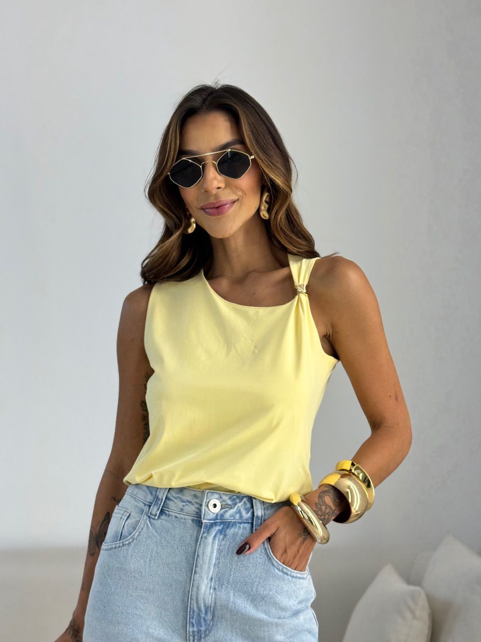 BLUSA BEATRIZ METAL AMARELA - 0071580112 - CAROLLA FERRARO