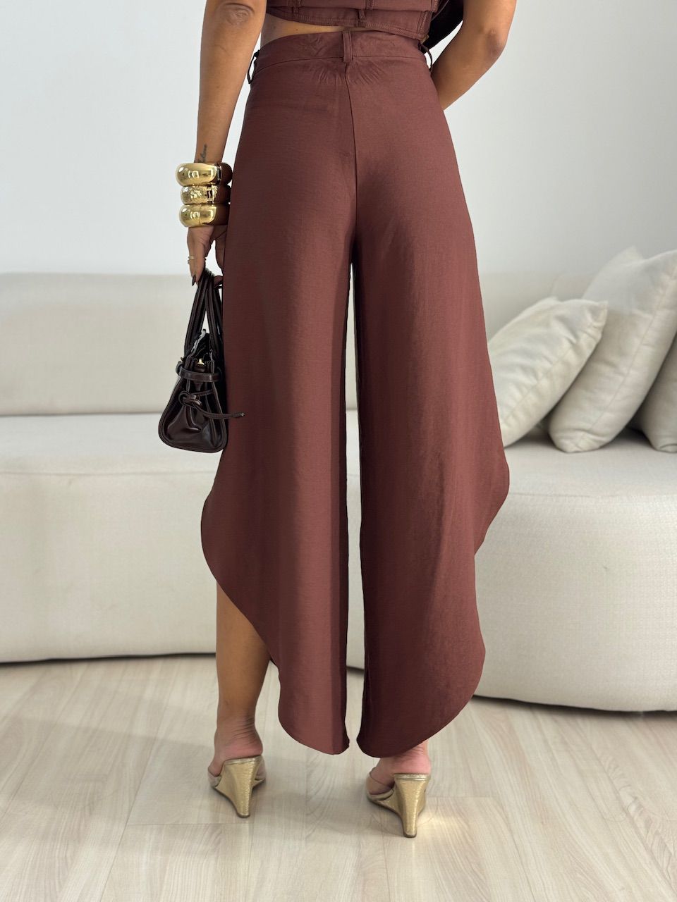 CALÇA NAYARA FENDA MARROM