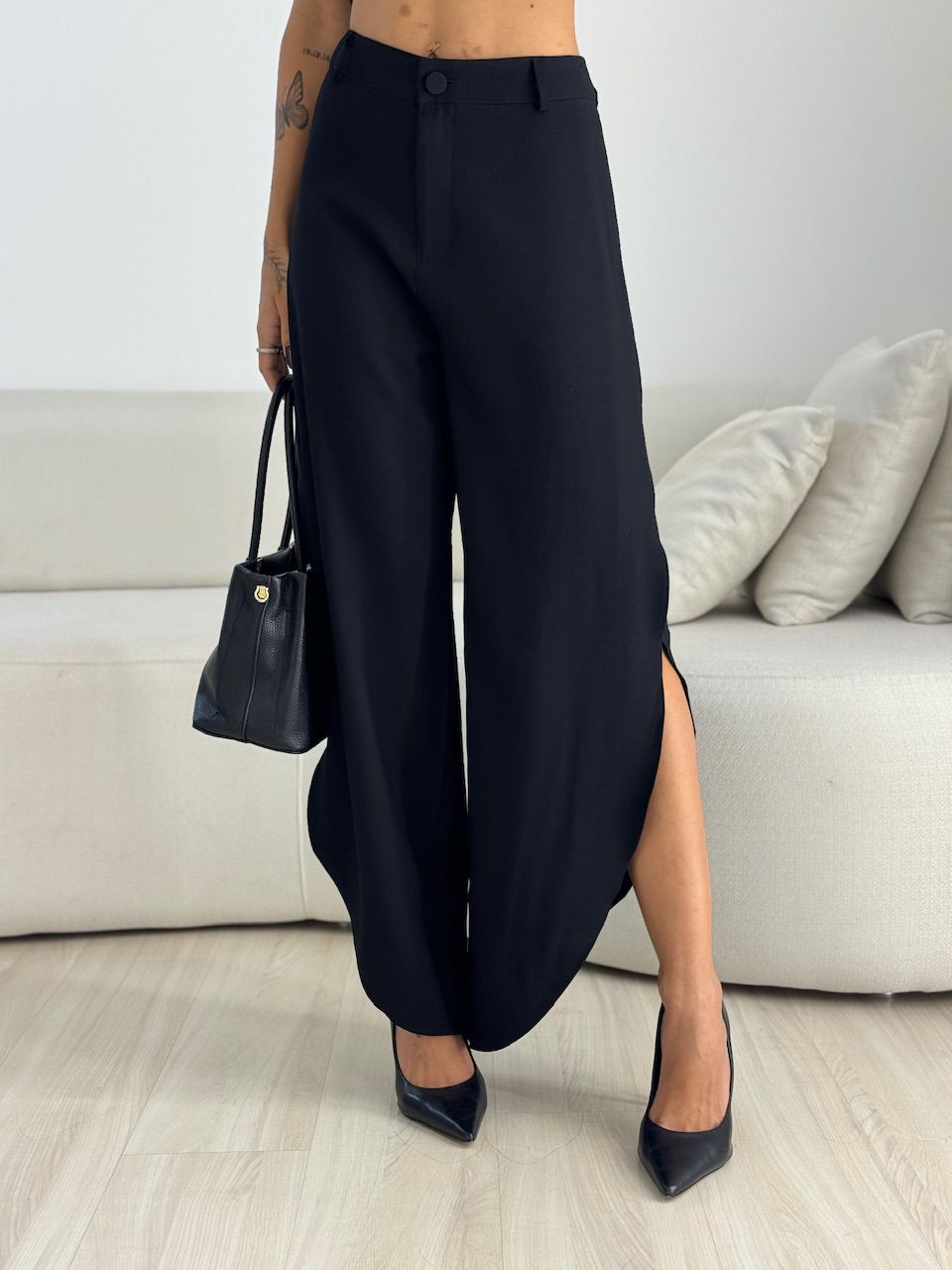 CALÇA NAYARA FENDA PRETA