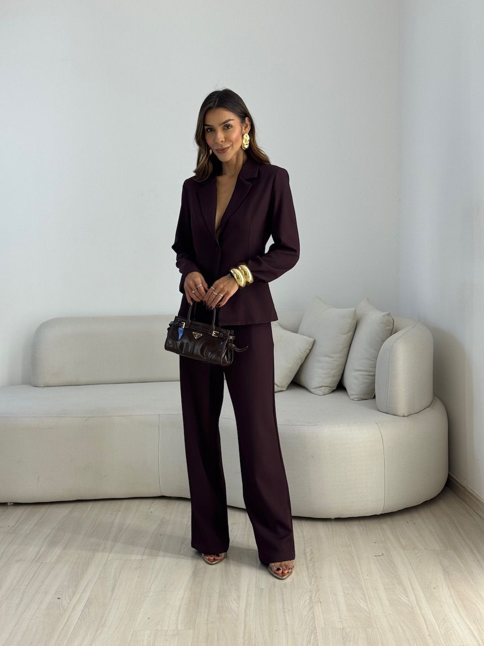 CONJUNTO DIANA BLAZER CALÇA CAFÉ - 0073730160 - CAROLLA FERRARO