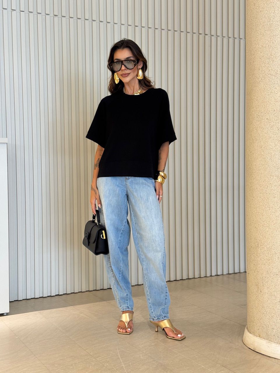 T-SHIRT CAMILE OVER PRETA