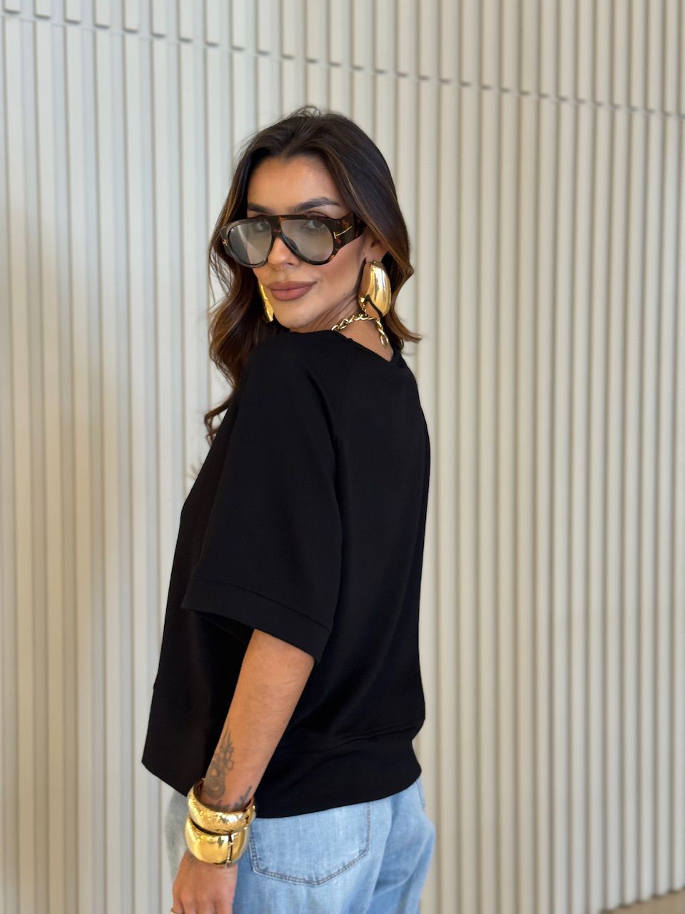 T-SHIRT CAMILE OVER PRETA