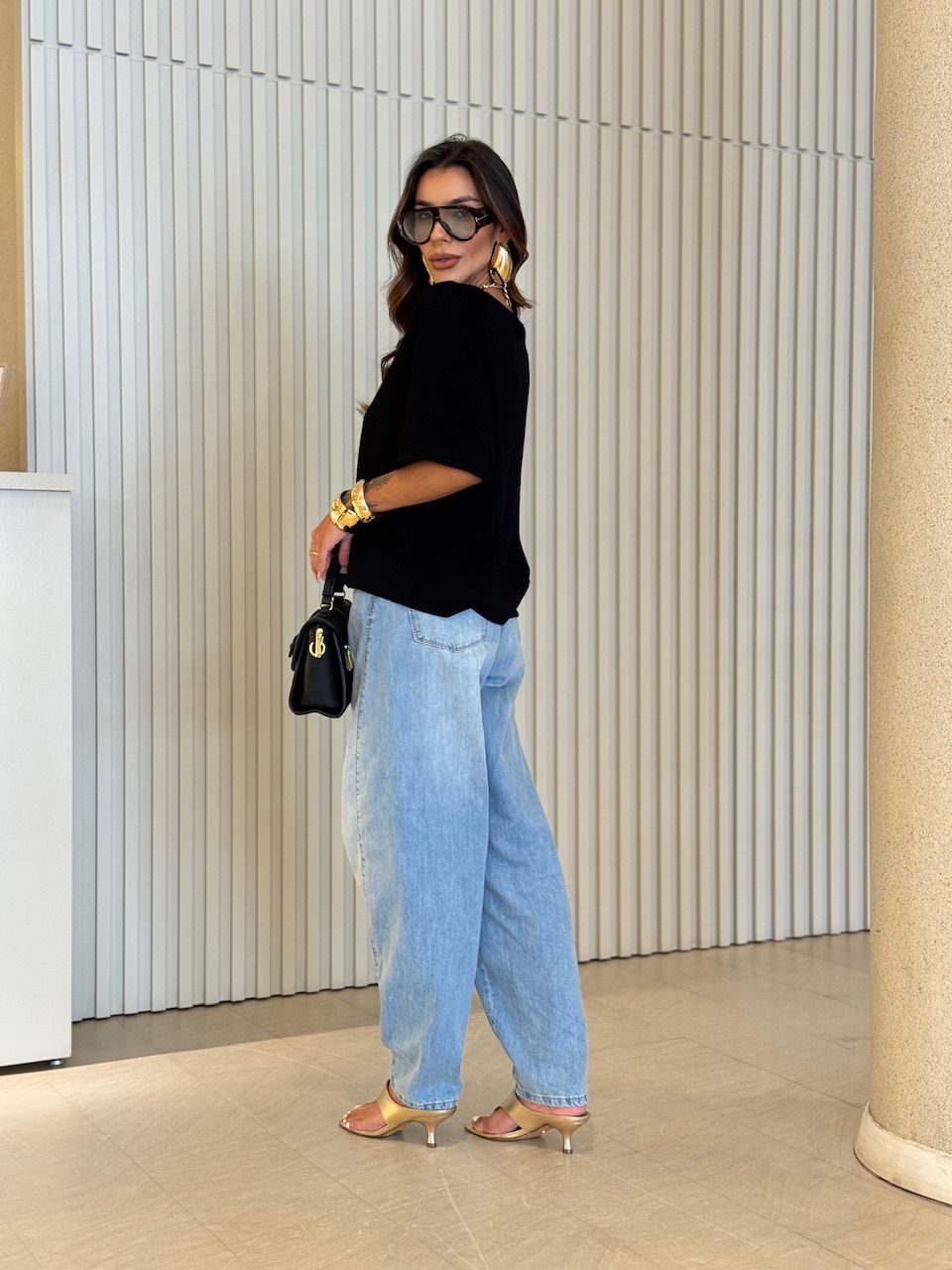 T-SHIRT CAMILE OVER PRETA