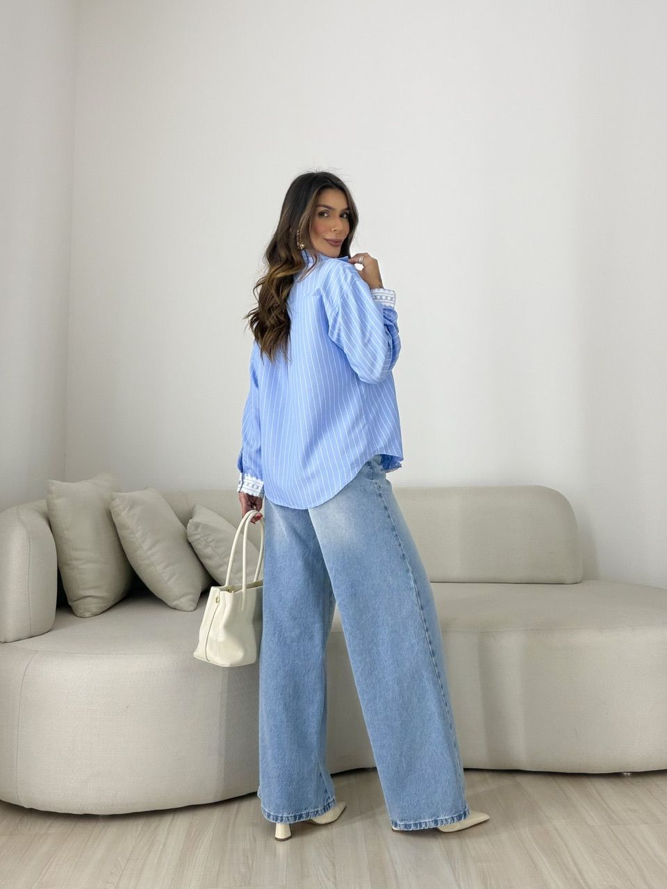 CAMISA SANDY LISTRADA AZUL CLARO