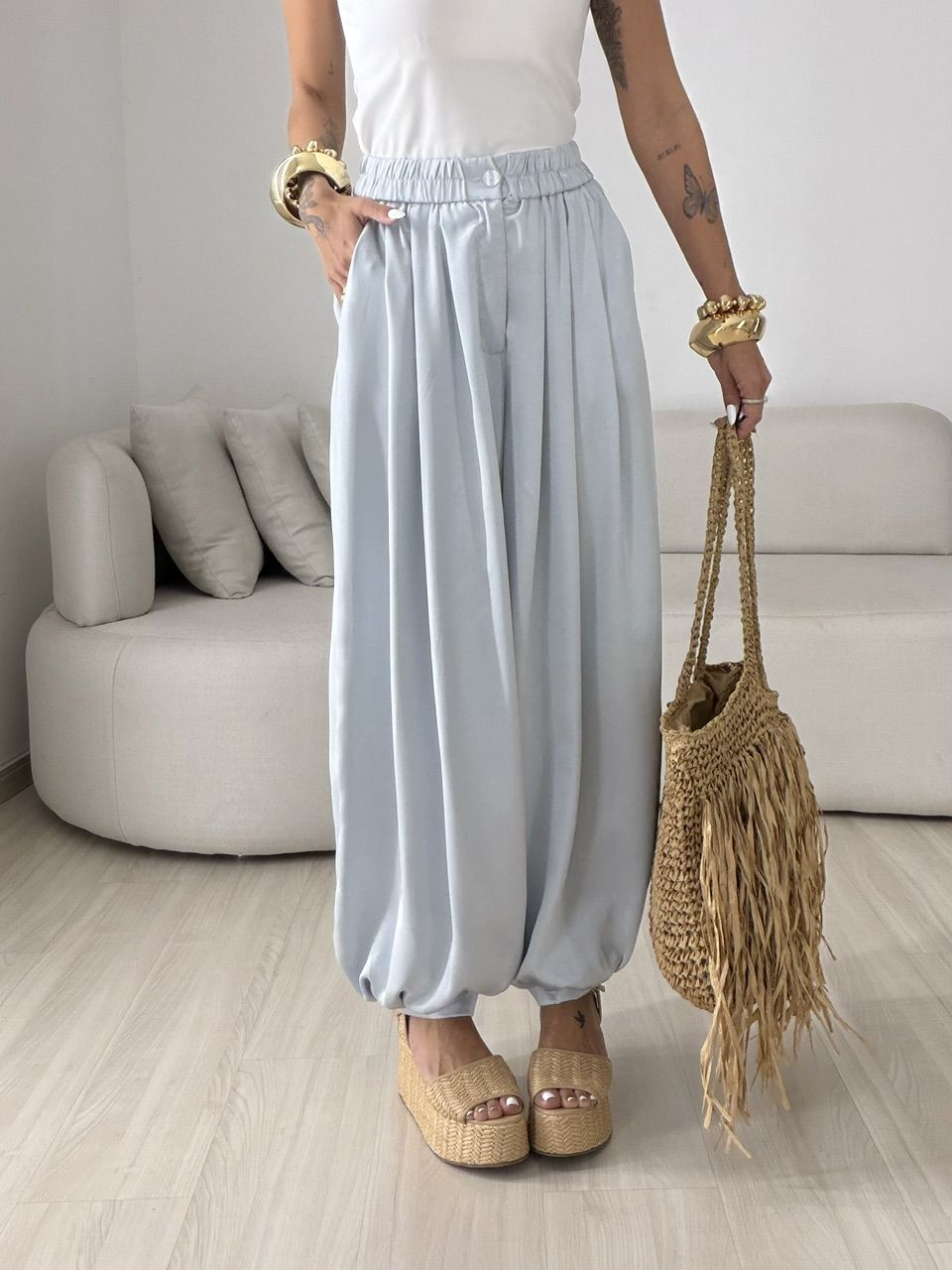 CALÇA BRUNA ALADIM AZUL CLARO - 0080650106 - CAROLLA FERRARO