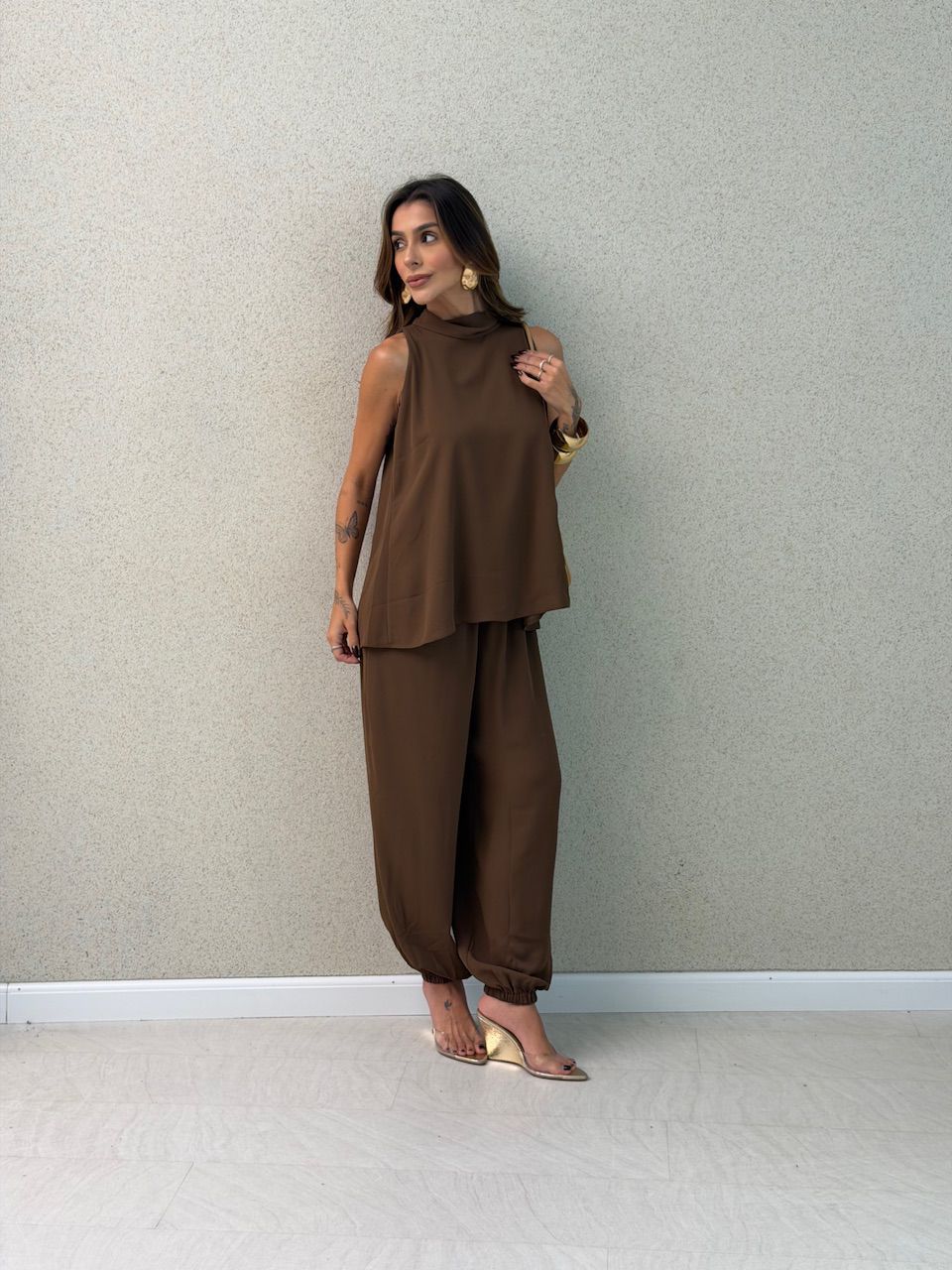 CONJUNTO ANTONIETA CALÇA MARROM - 0073720054 - CAROLLA FERRARO