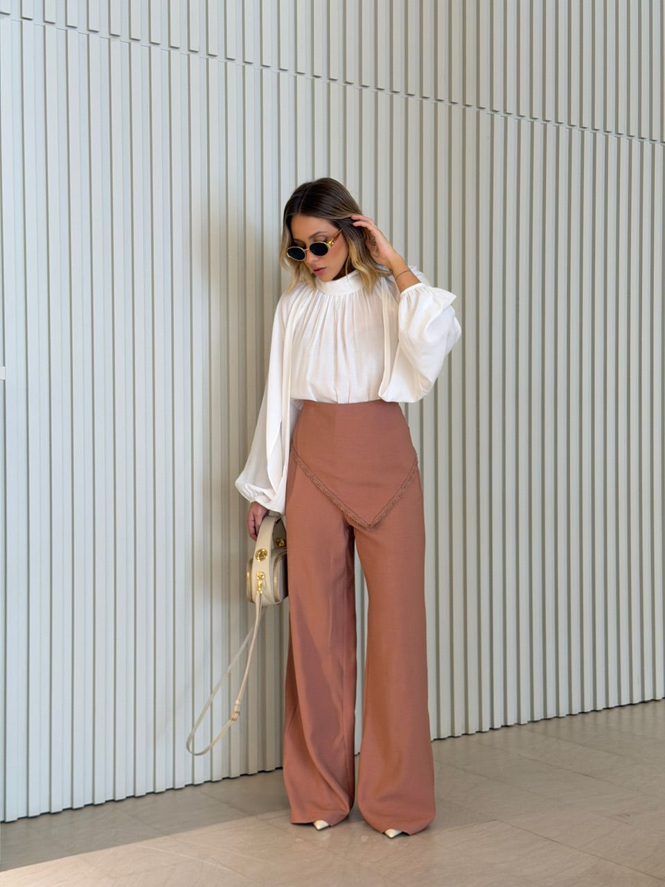 CALÇA NÁDIA LENÇO CAPUCCINO - 0074690125 - CAROLLA FERRARO