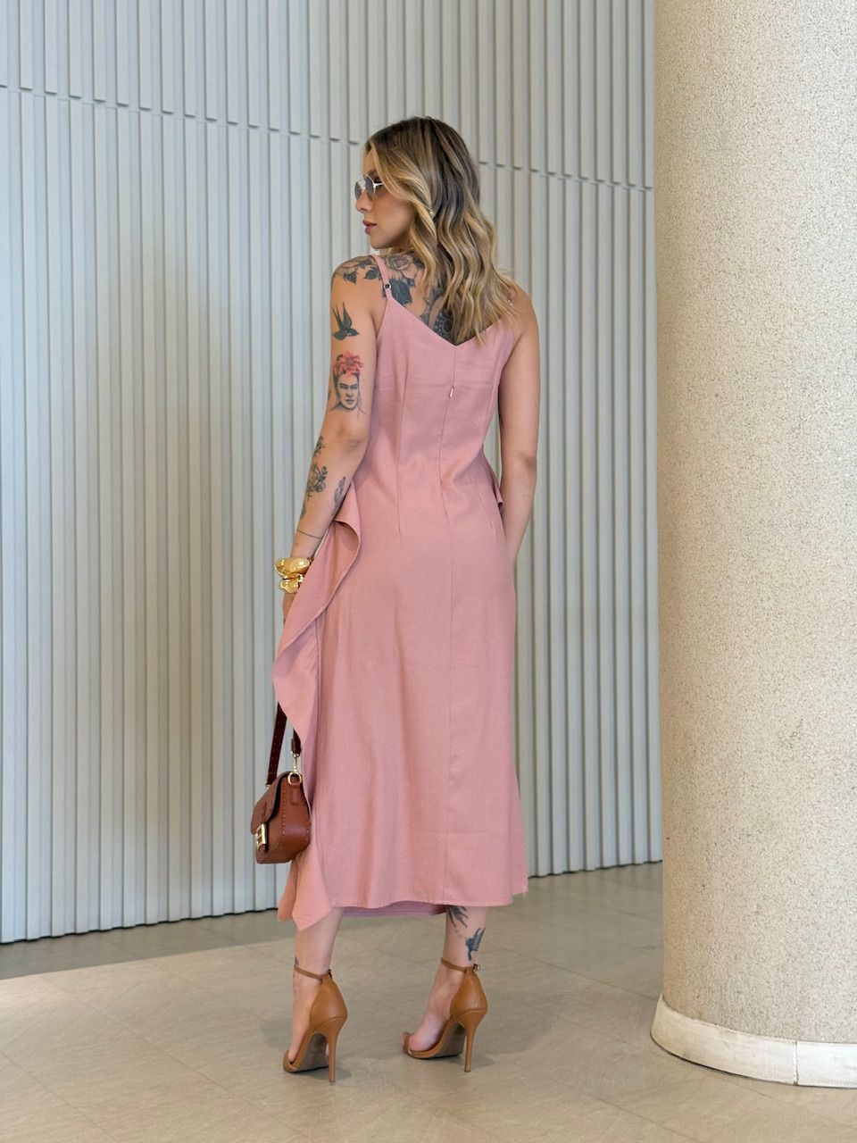 VESTIDO ALANIS BABADO ROSA QUEIMADO