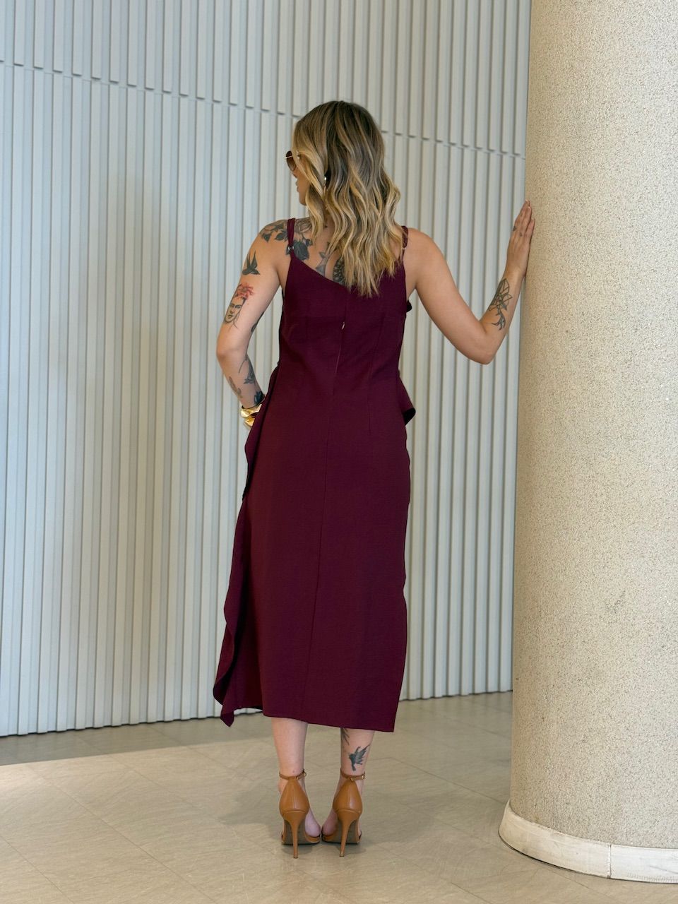 VESTIDO ALANIS BABADO VINHO