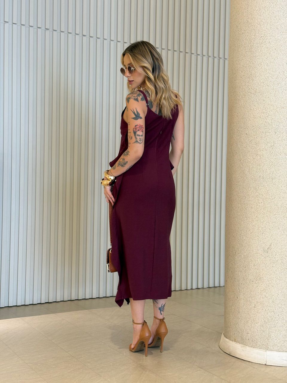 VESTIDO ALANIS BABADO VINHO