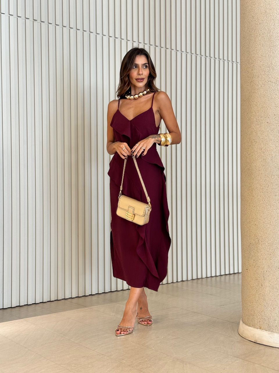 VESTIDO ALANIS BABADO VINHO