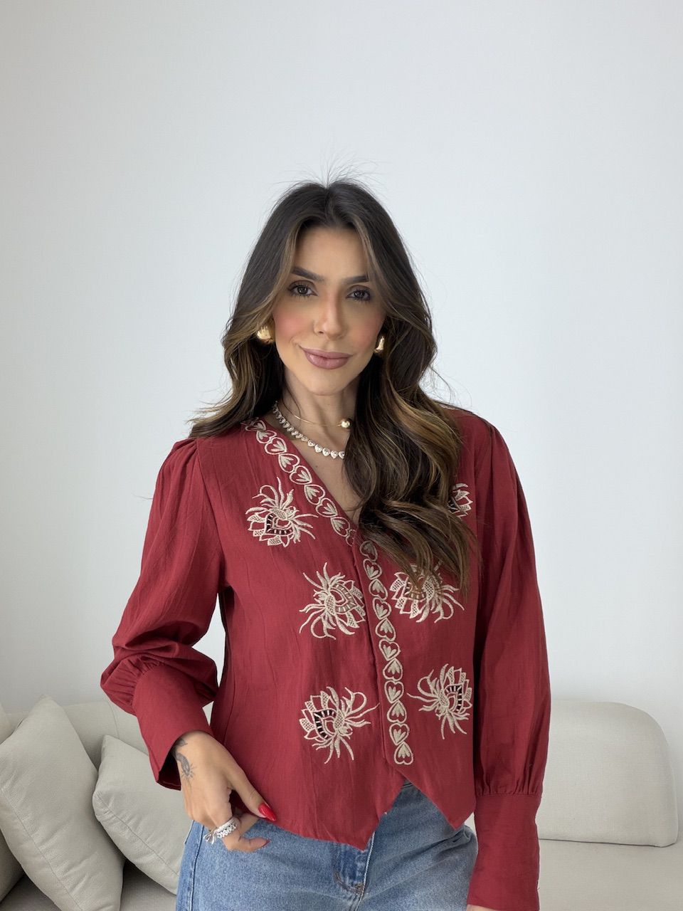 BATA JADE BORDADA VINHO