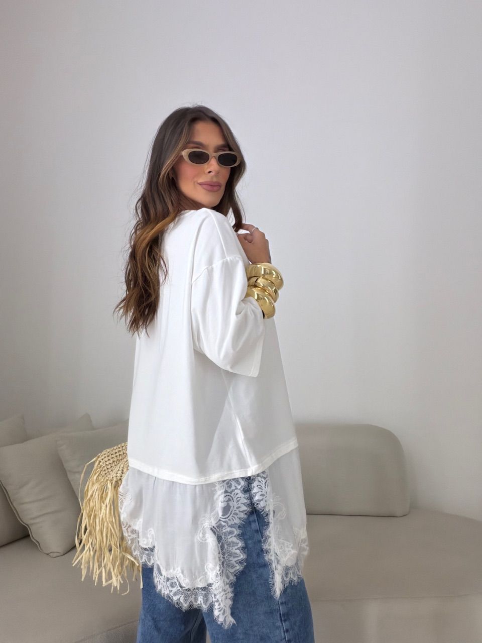 T-SHIRT REGINA RENDA OFF