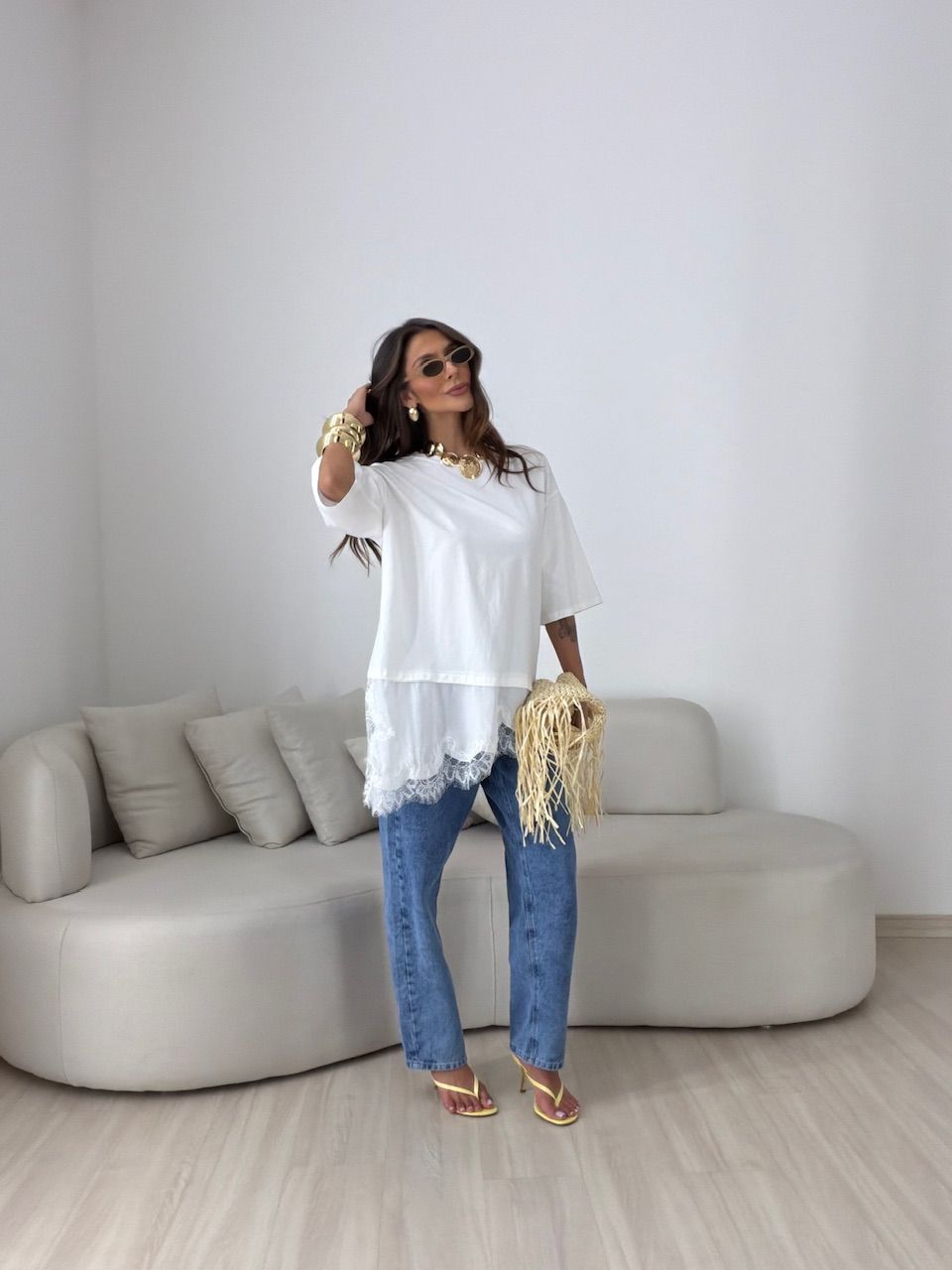 T-SHIRT REGINA RENDA OFF