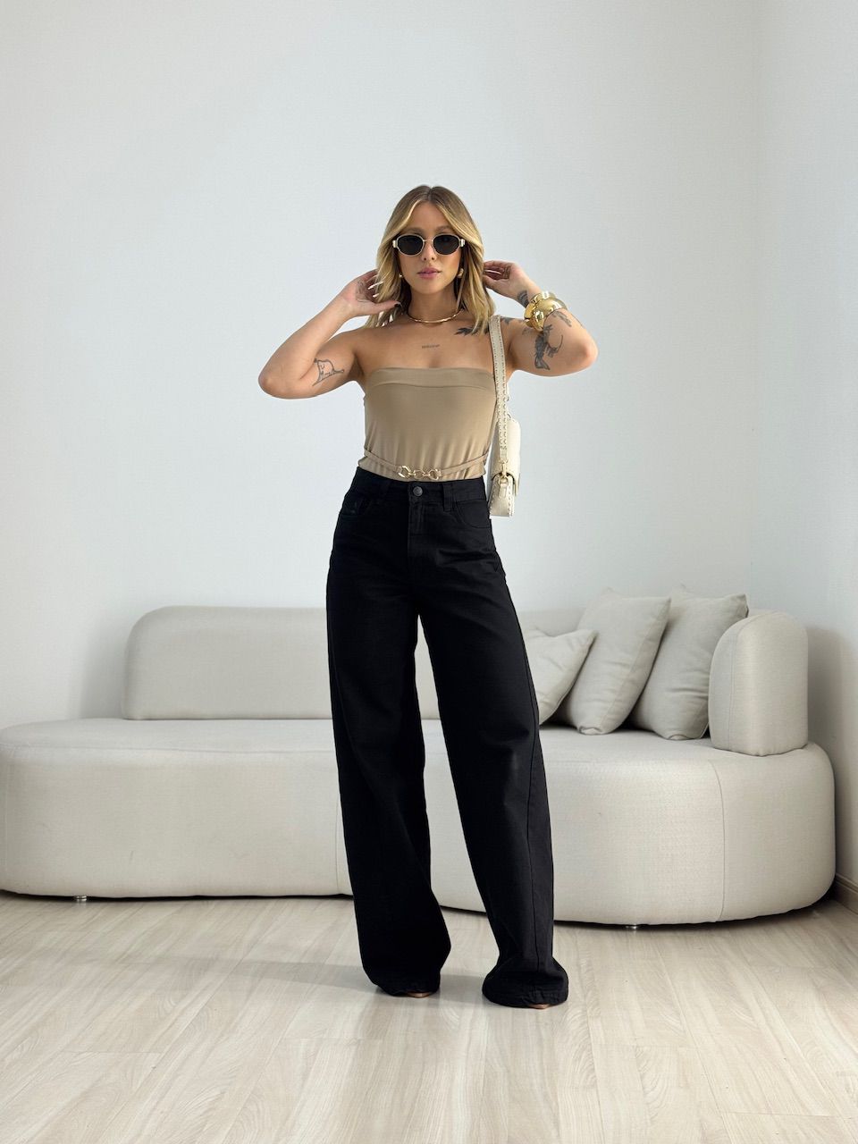 BODY KAREN TOMARA QUE CAIA AREIA