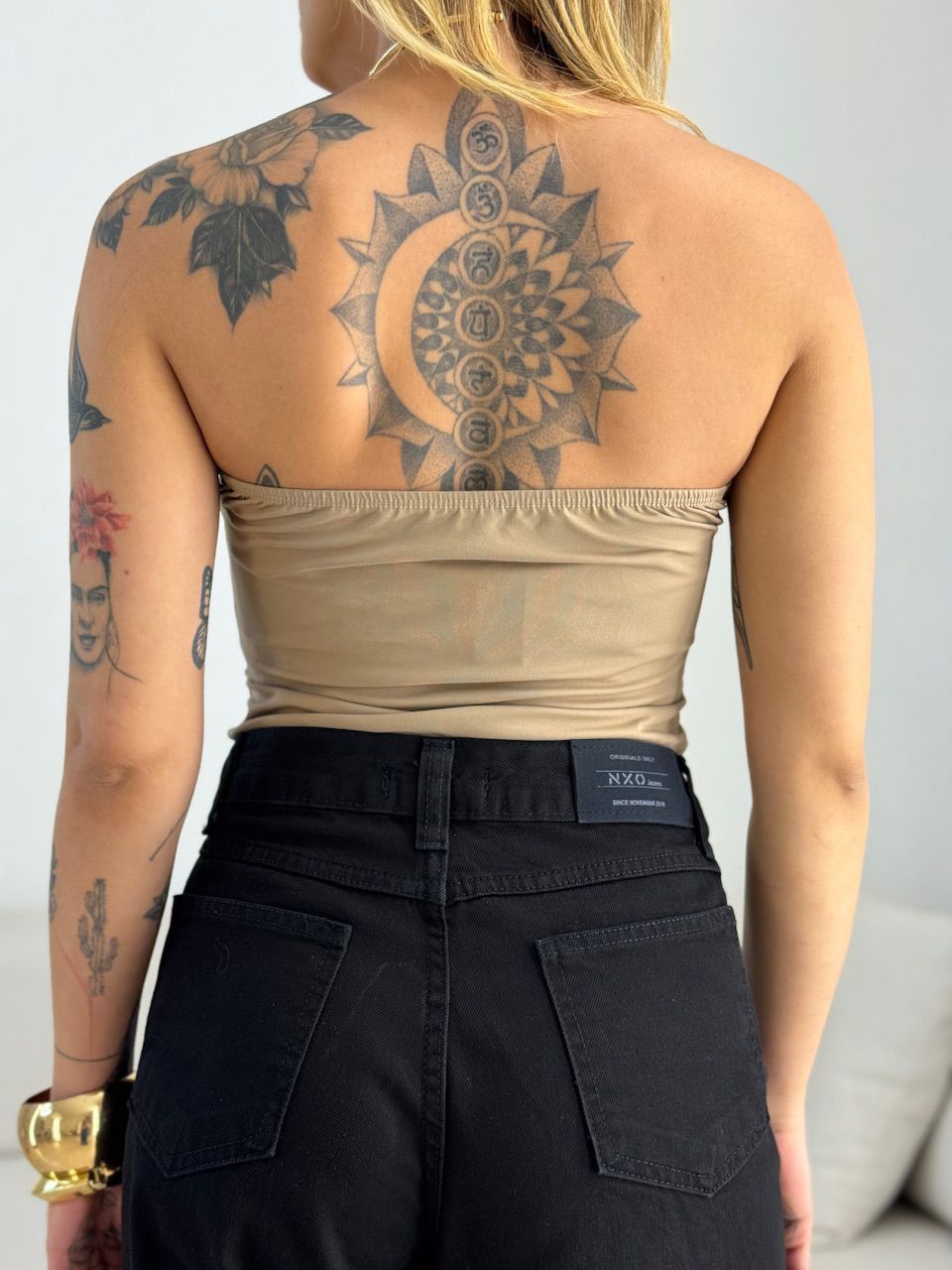 BODY KAREN TOMARA QUE CAIA AREIA