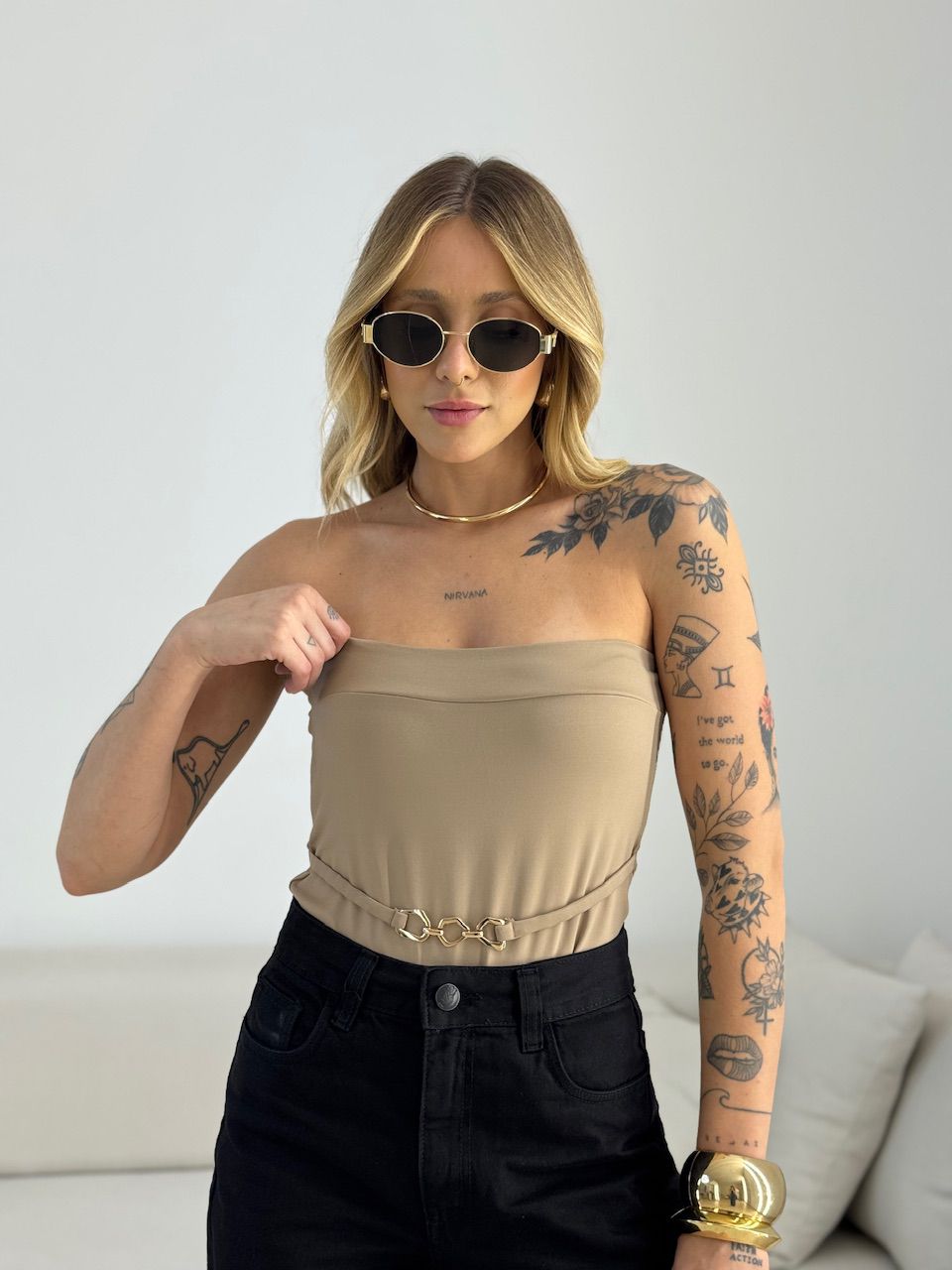 BODY KAREN TOMARA QUE CAIA AREIA