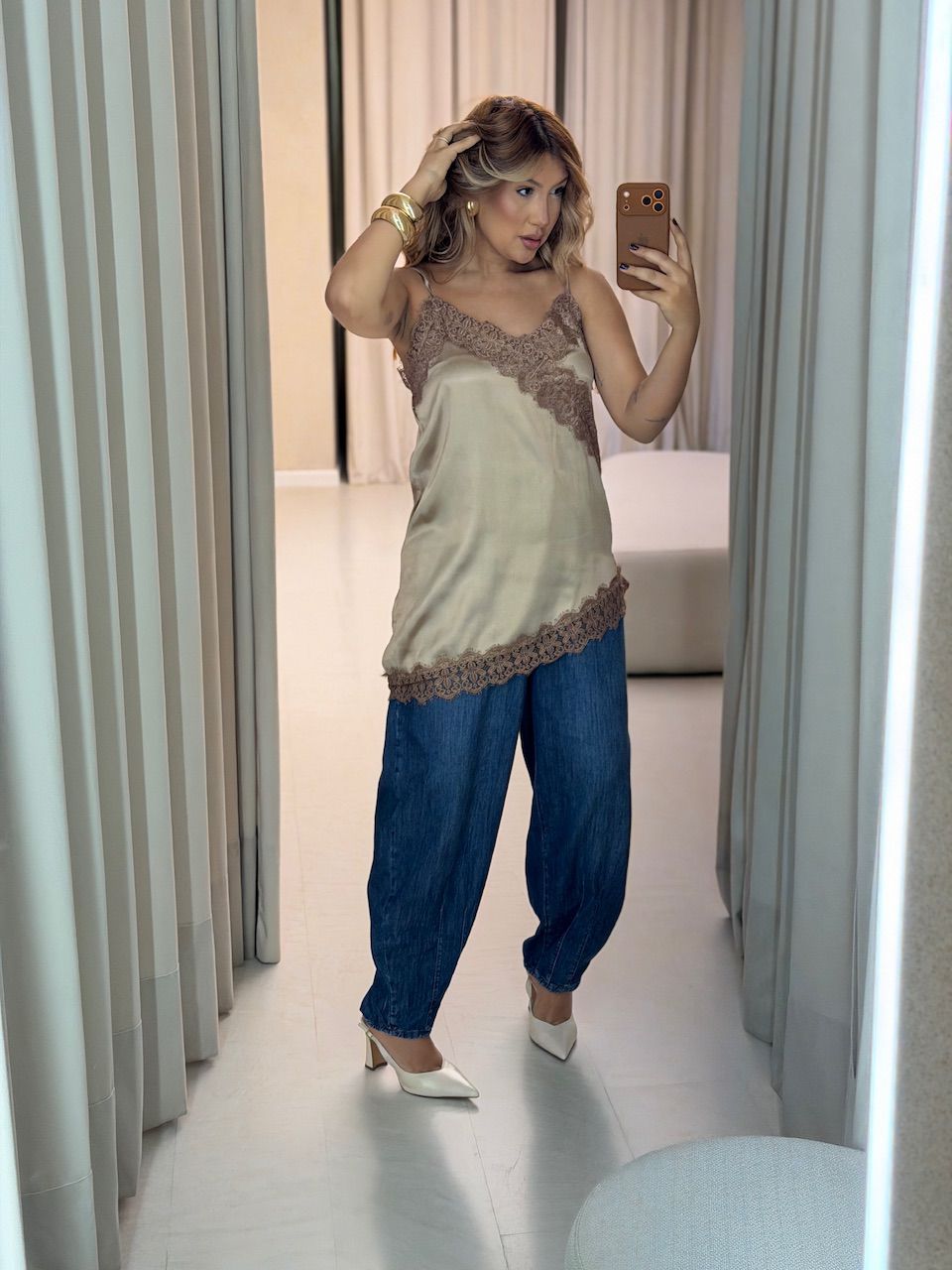 BLUSA BETÂNIA ACETINADA NUDE - 0076020049 - CAROLLA FERRARO