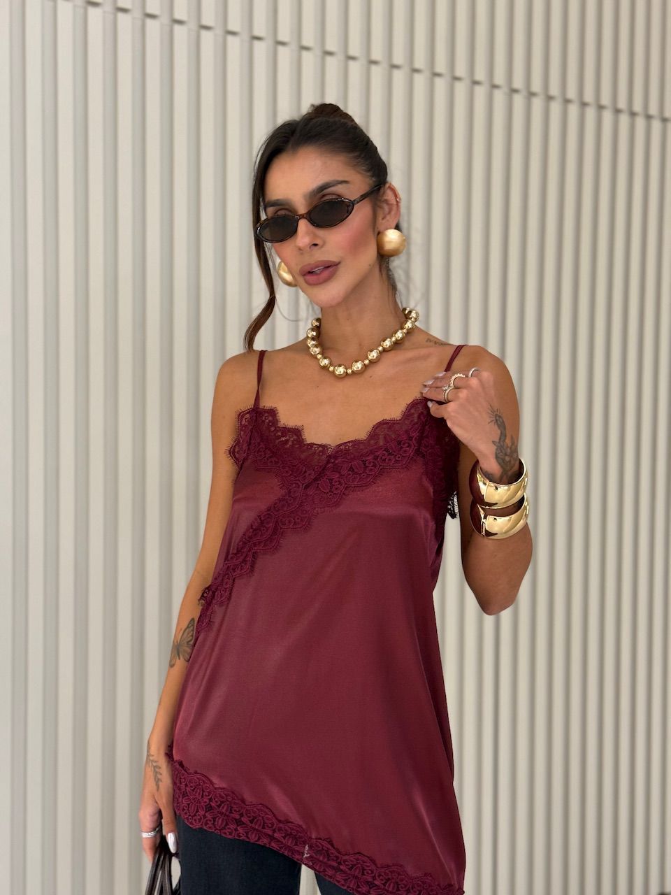 BLUSA BETÂNIA ACETINADA VINHO
