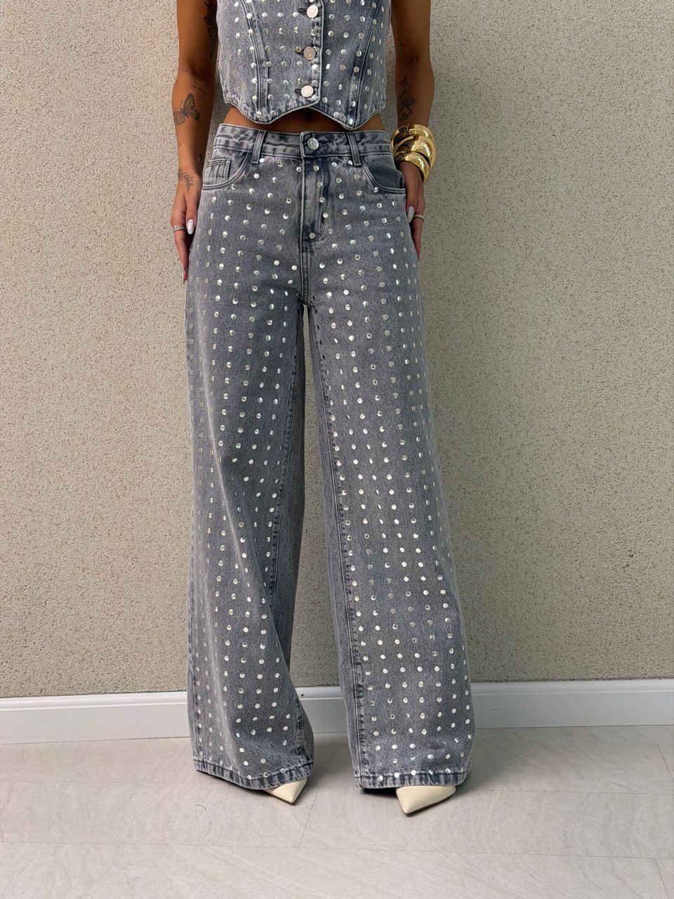 CALÇA LOUISE APLICAÇÕES JEANS CINZA