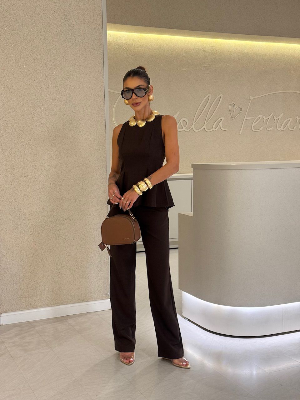 CONJUNTO LUCIA BLUSA CALÇA CAFÉ - 0075970160 - CAROLLA FERRARO