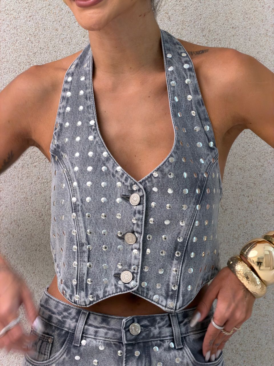 CROPPED BERENICE APLICAÇÕES JEANS CINZA