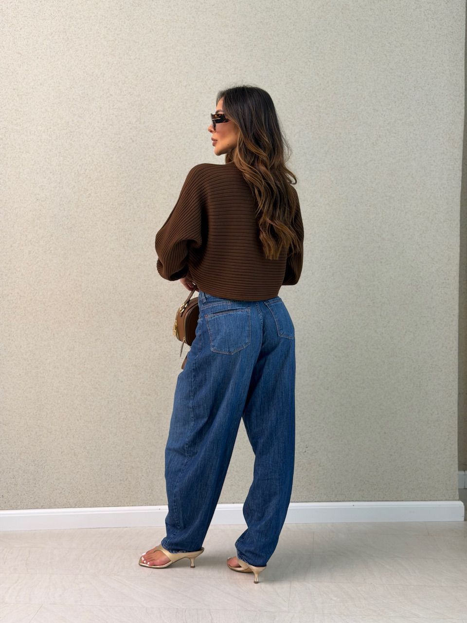TRICOT DANIELA GOLA ALTA MARROM