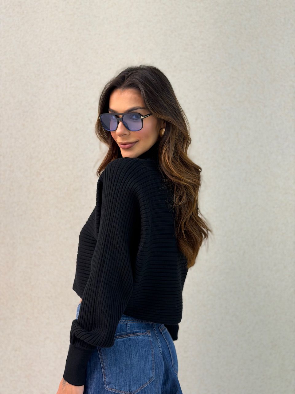 TRICOT DANIELA GOLA ALTA PRETO