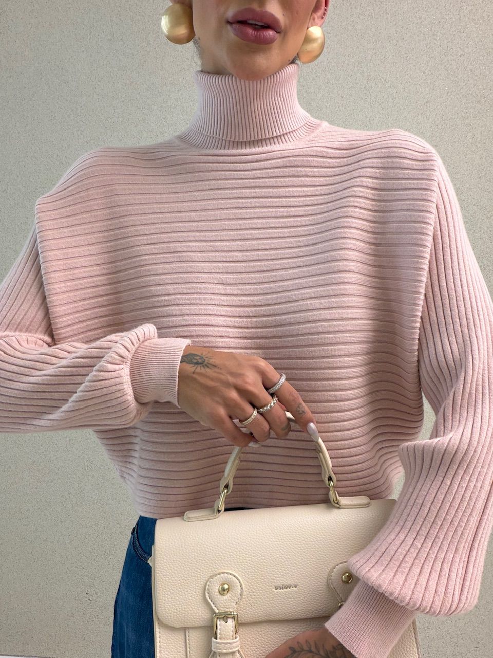 TRICOT DANIELA GOLA ALTA ROSA